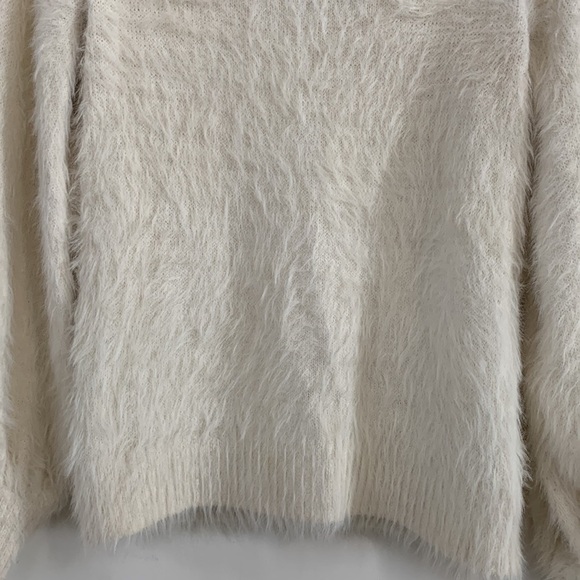 Banana Republic Off-Shoulder Sweater very soft and elegant cream color Size XS - Picture 4 of 7